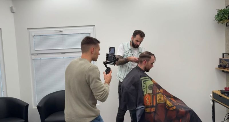 Natáčení videa na mobil v provozovně klienta